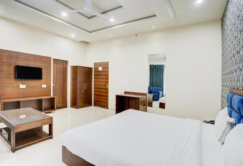 基本间, Amrit Manthan