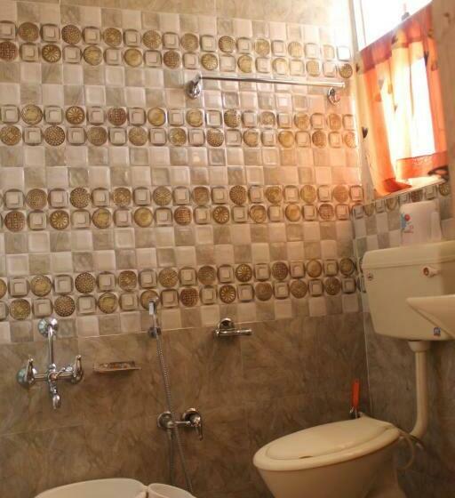 디럭스 룸, Howrah Guest House