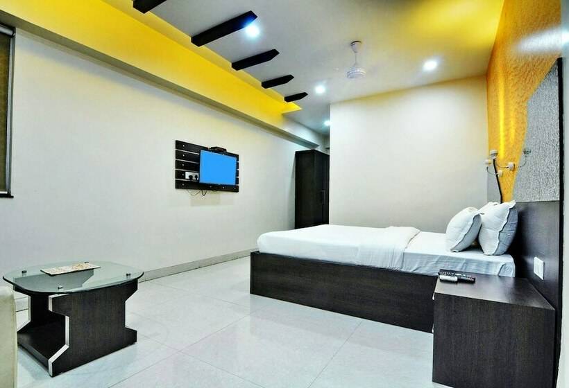 اتاق کلاب, Savera A Business Luxury