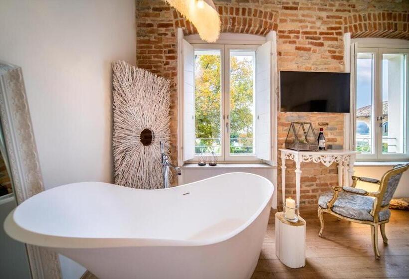 سوئیت با بالکن, Langhe Country House