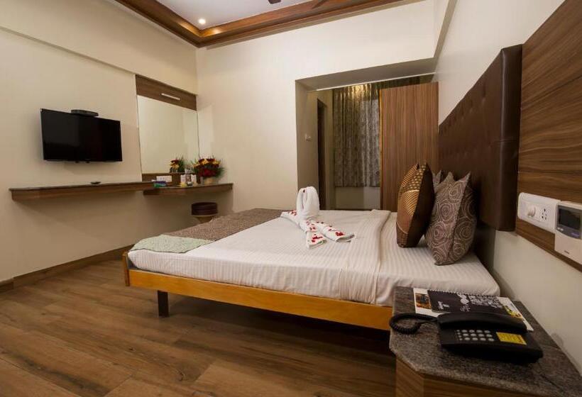 Номер Executive, Sri Janakiram Hotels
