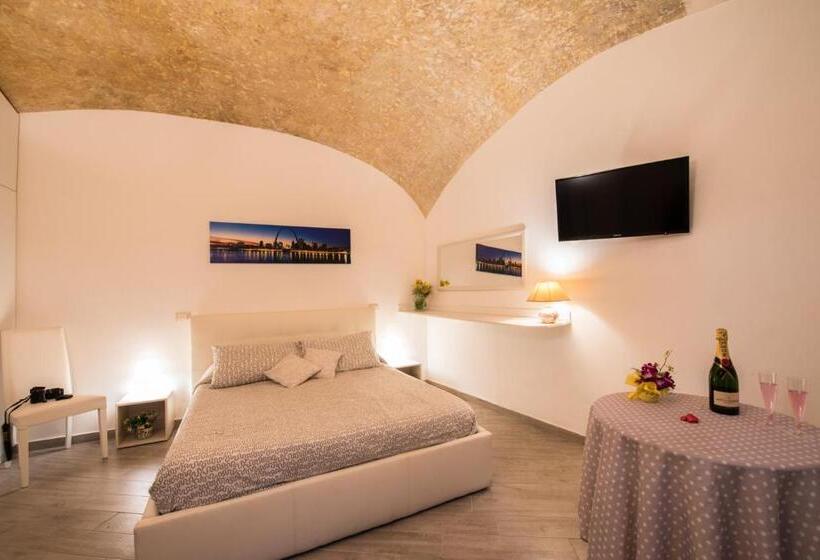 اتاق استاندارد سه نفره, Petros Room Camere