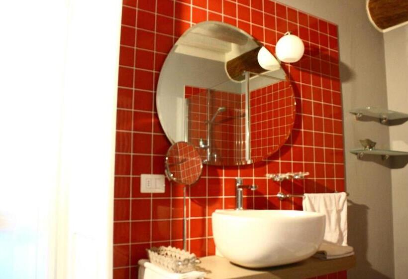 Номер Deluxe с Балконом, B&b La Torre A Revere