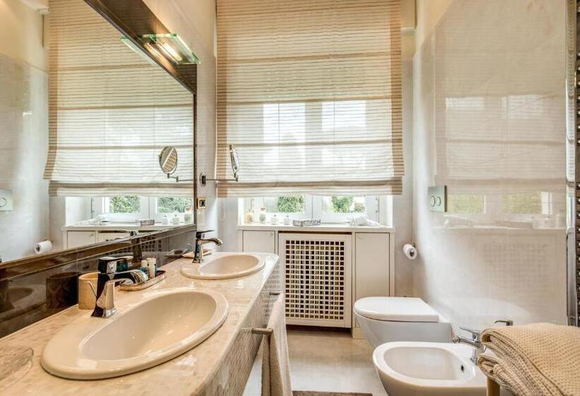 스위트 킹사이즈 침대, La Gaura Guest House