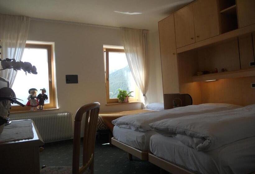 Номер Стандарт Трехместный, Garni Excelsior