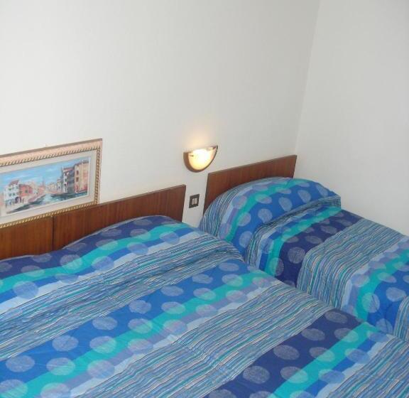 스탠다드 트리플 룸, Albergo Larese