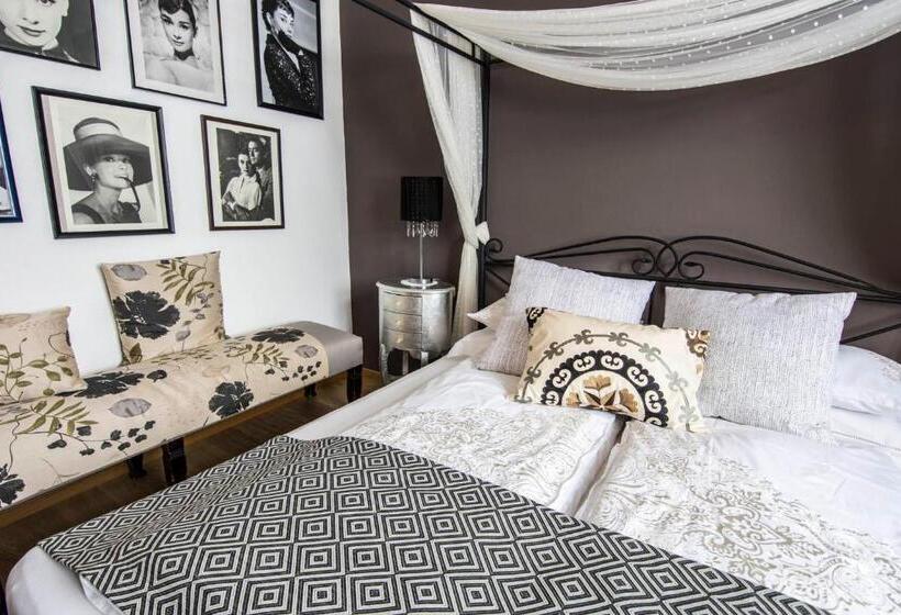Номер Deluxe, Zenana Boutique