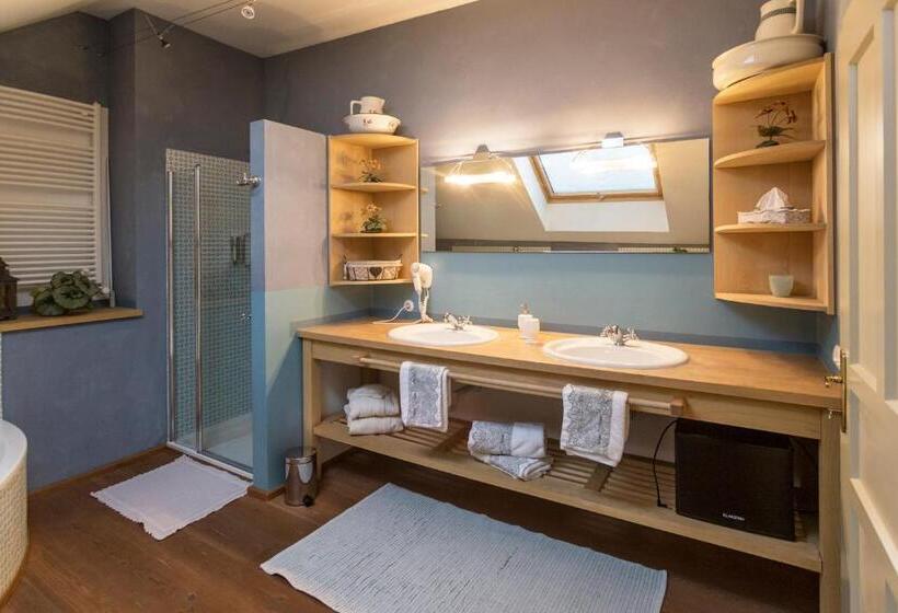 Номер Deluxe, Zenana Boutique
