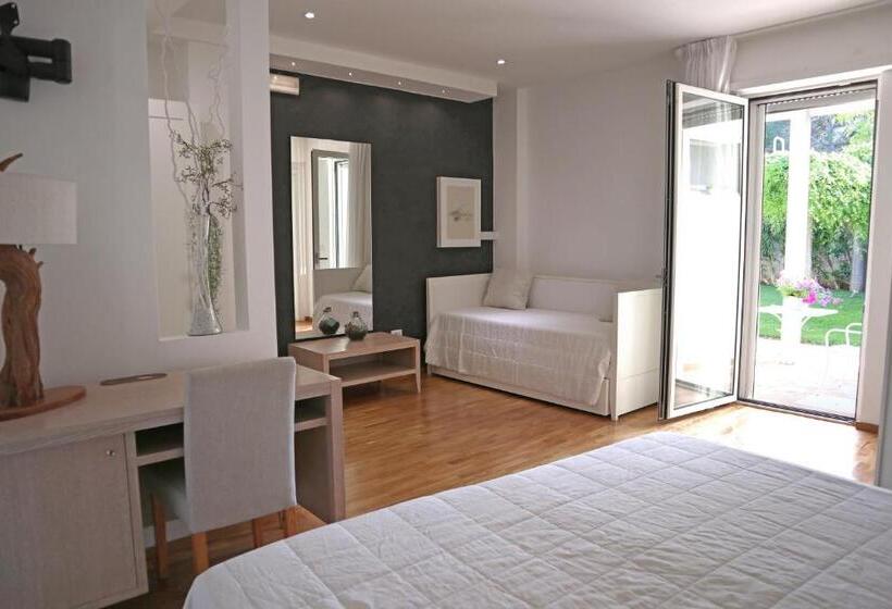 اتاق استاندارد چهار تخته, Adagio Salentino