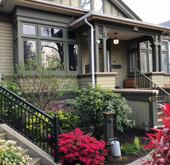 Люкс Повышенной Комфортности, Robert Porter House Inn
