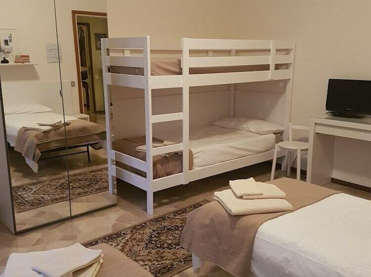 스탠다드 4인용 룸 공용 욕실, Bed & Breakfast Ai Due Vecchi Ulivi