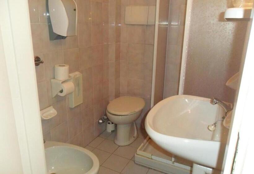 Номер Стандарт Трехместный, Albergo Romeo