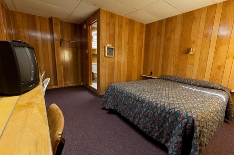 Номер Стандарт, Robbins Motel