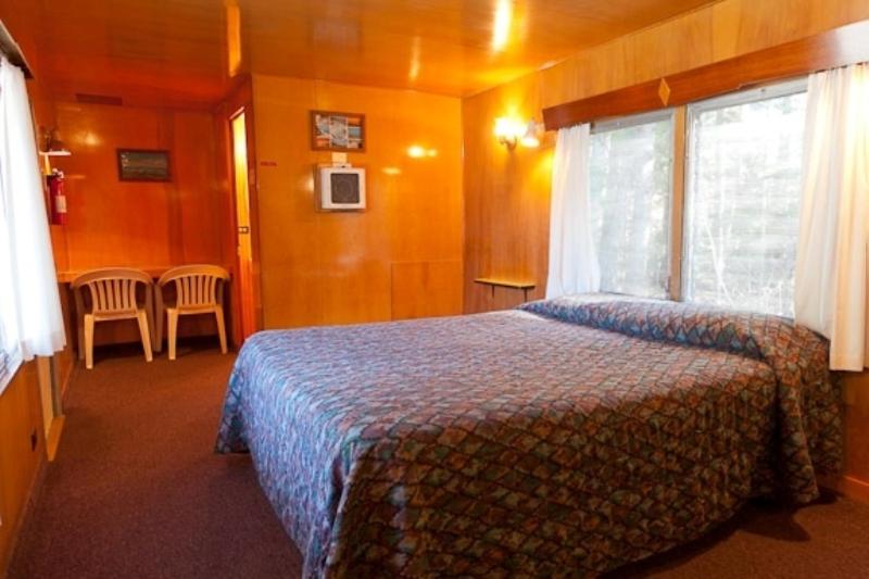 Номер Стандарт, Robbins Motel