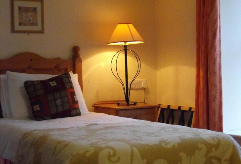 Семейный Номер, The Anvil Bar B&b