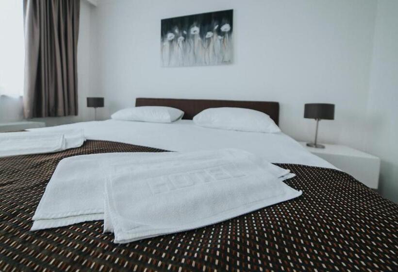 غرفة قياسية ثلاثية, Brcko Gas Doboj