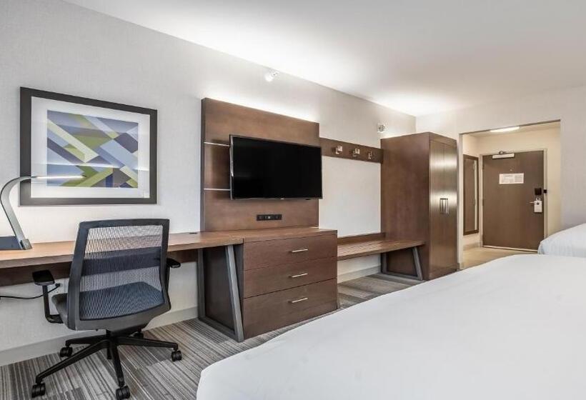 Номер Стандарт, Holiday Inn Express & Suites Platteville, An Ihg