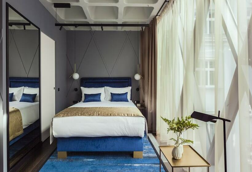 Номер Стандарт, Indigo Warsaw Nowy świat, An Ihg