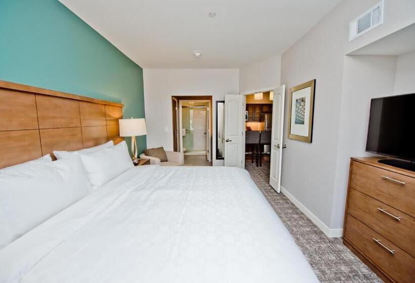 キングサイズベッドのスイートルーム, Staybridge Suites Houston   Humble Beltway 8 E, An Ihg