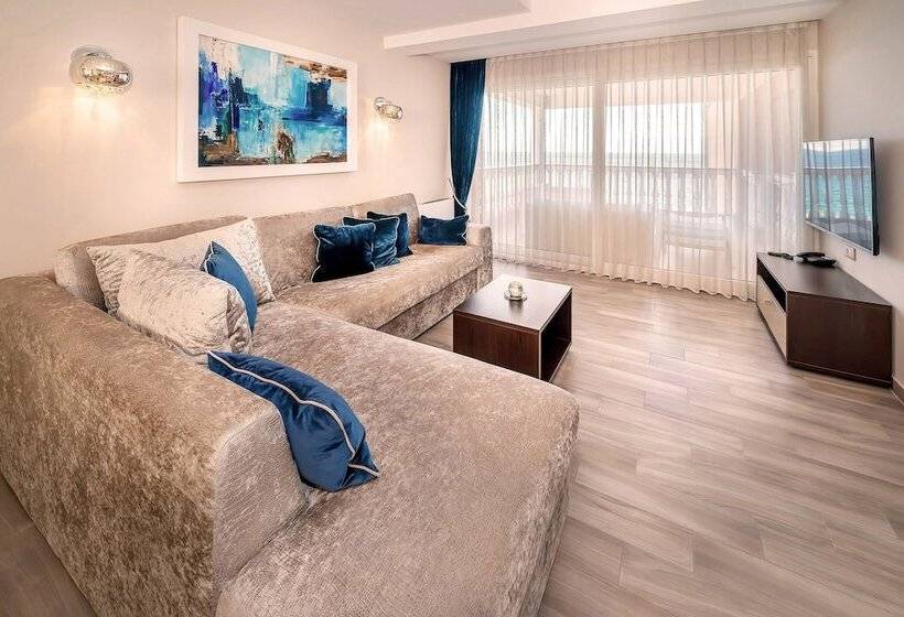 سوییت لوکس, Vila Rova