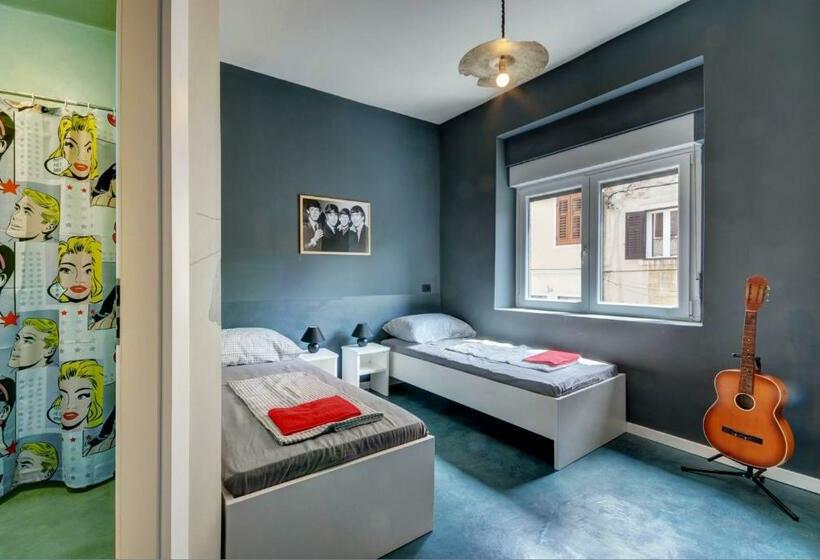 غرفة قياسية, Rock Rooms Pula