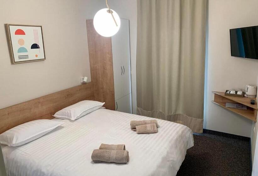 Номер Стандарт с Балконом, Bed&breakfast Nada