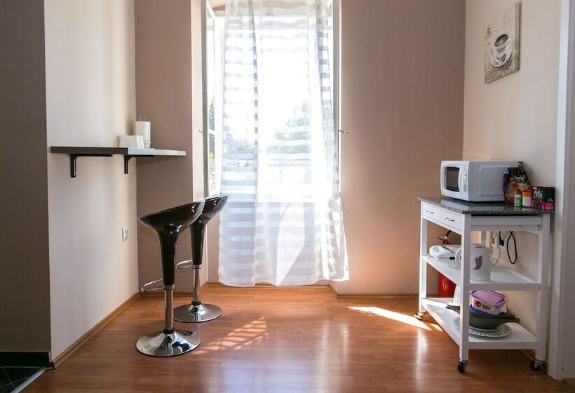 اتاق راحتی سه تخته, Hostel Morcic
