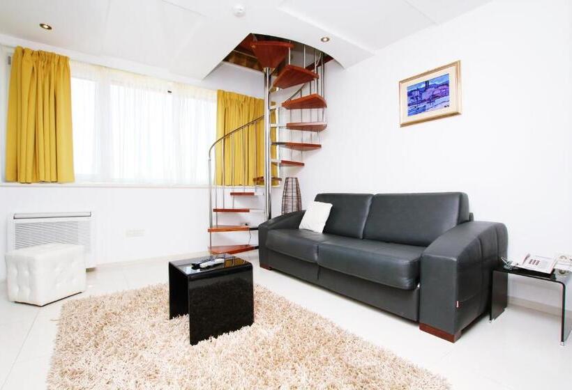 듀플렉스 스위트, Villa Kampanel