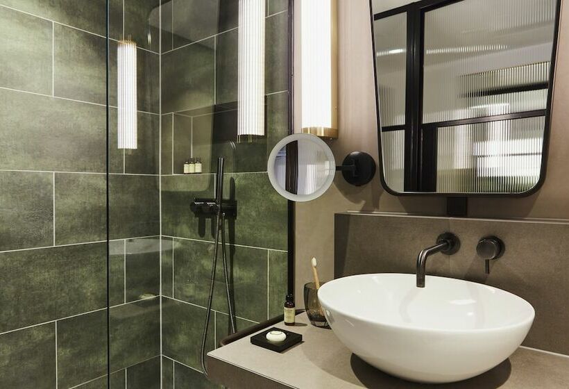 高级客房, Indigo London   1 Leicester Square, An Ihg