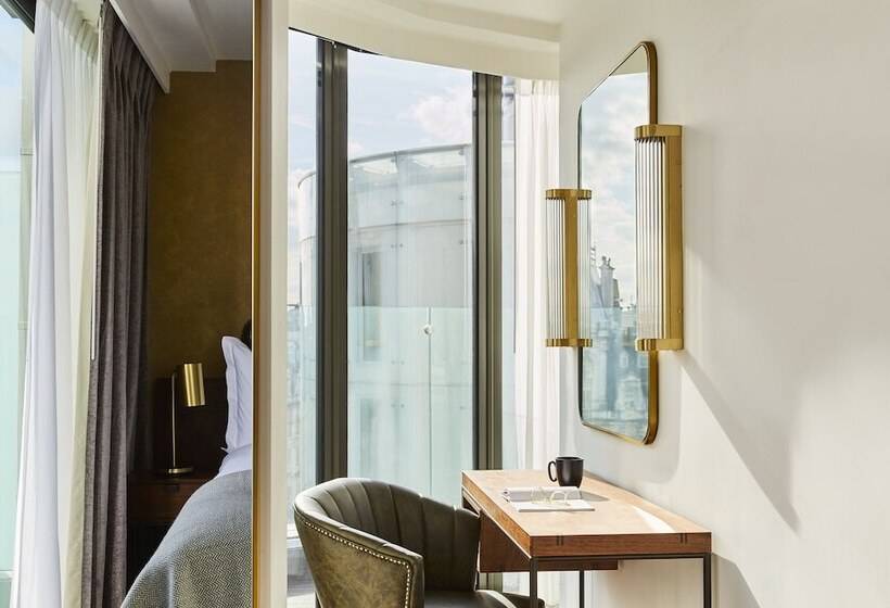 带城市景观的优质房间, Indigo London   1 Leicester Square, An Ihg