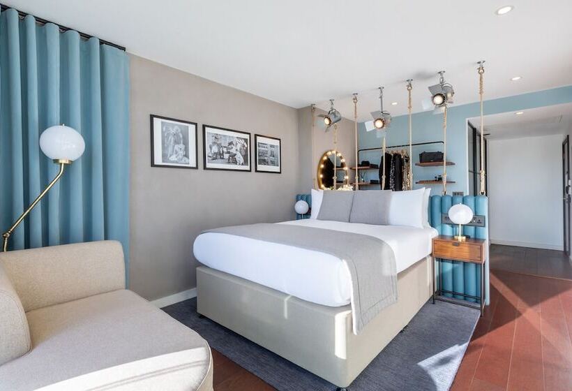 带城市景观的优质房间, Indigo London   1 Leicester Square, An Ihg