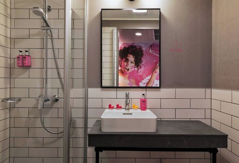 חדר סטנדרט, Moxy Frankfurt East