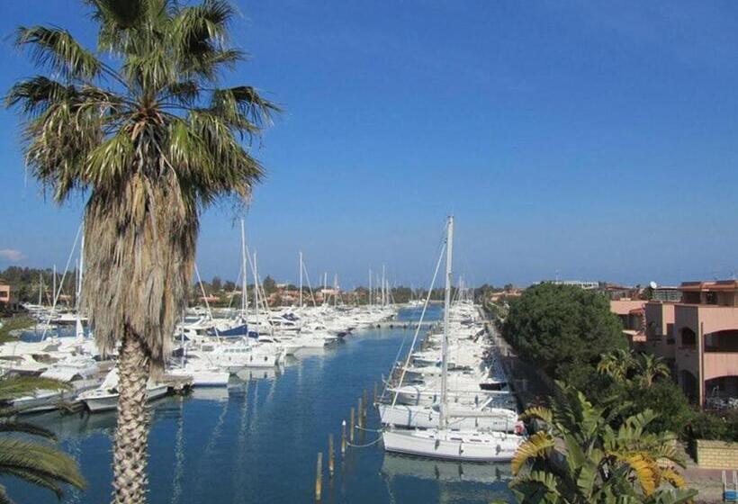 استودیوی استاندارد, Baia Dei Delfini
