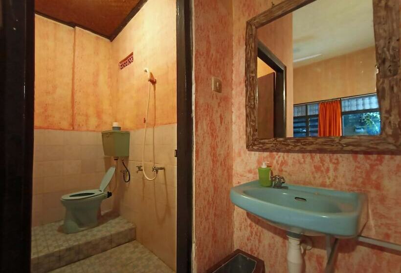 Номер Economy, Lovina Central Hostel