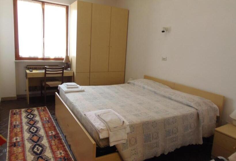 اتاق استاندارد, Italia