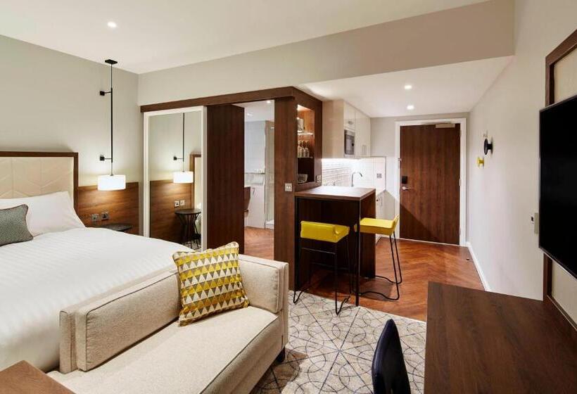 스탠다드 스튜디오, Residence Inn By Marriott Aberdeen