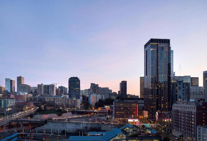 מיטת קינג בסוויטה, Residence Inn By Marriott Seattle Downtown Convention Center