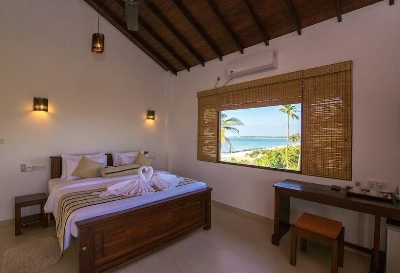 豪华海景房带阳台, Ananya Beach Resort