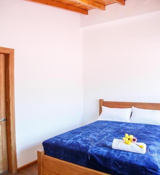 Номер Deluxe Кровать Кинг, Community Hostel Alausi