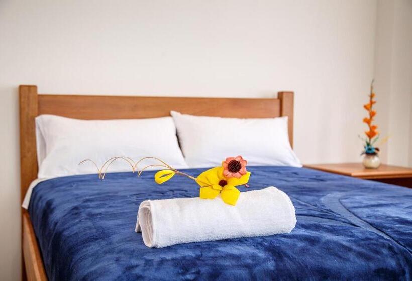 Номер Deluxe Кровать Кинг, Community Hostel Alausi