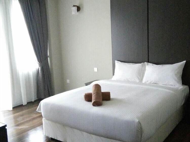 Номер Deluxe, The Chapter Suites &