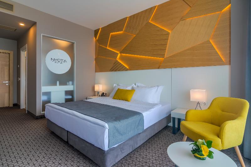 Номер Superior с Балконом, Nyota Hotel & Conference Center