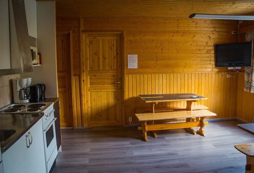 스탠다드 트리픔 룸 공동욕실, Motelli Rovaniemi