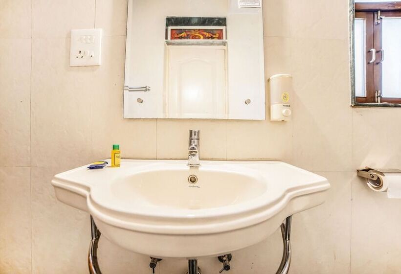 Номер Deluxe, Fabhotel East Field Homes   Nr Airport Road