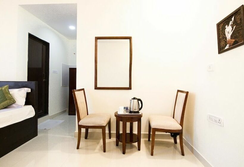 Habitación Deluxe, Treebo Midtown