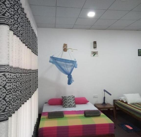 Четырехместный Номер Стандарт, Thilina Homestay