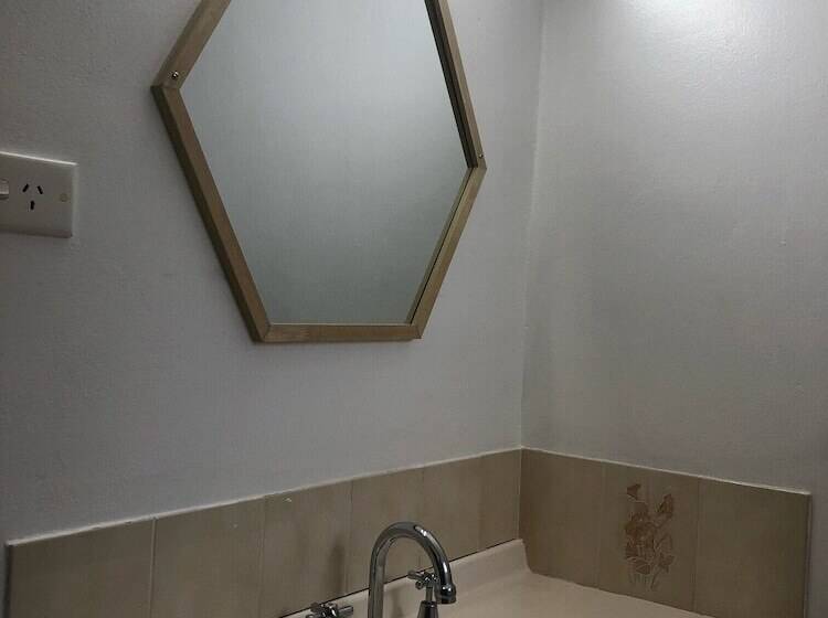 Номер Стандарт Индивидуальный, Childers Budget Accommodation