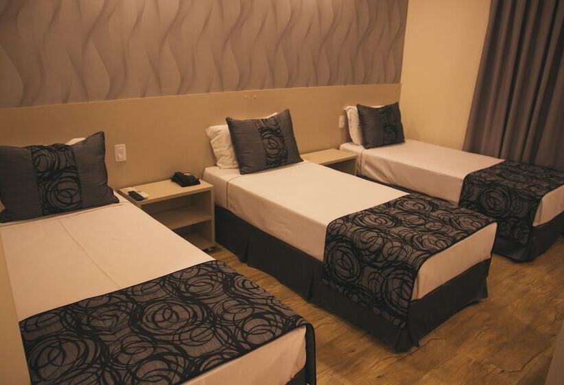 디럭스 트리플 룸, Summit Suítes Hotel Caçapava