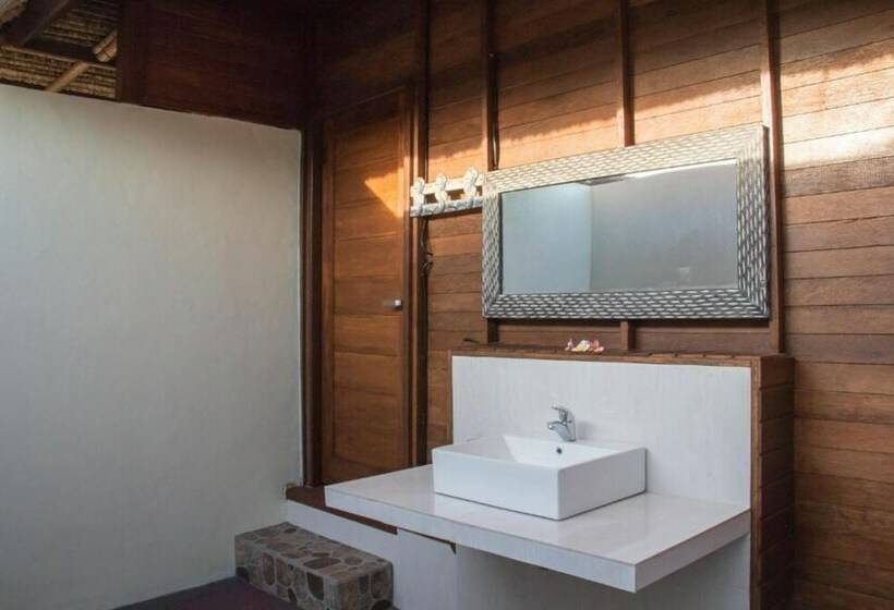 Бунгало Стандарт, Lembongan Mantra Huts