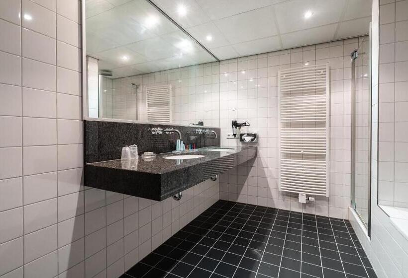 Люкс Deluxe Кровать Кинг, Onderwijshotel De Rooi Pannen Eindhoven